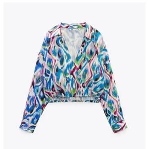 Zara Women's Size Medium‎ Cropped  Printed Long Sleeve Top Blouse